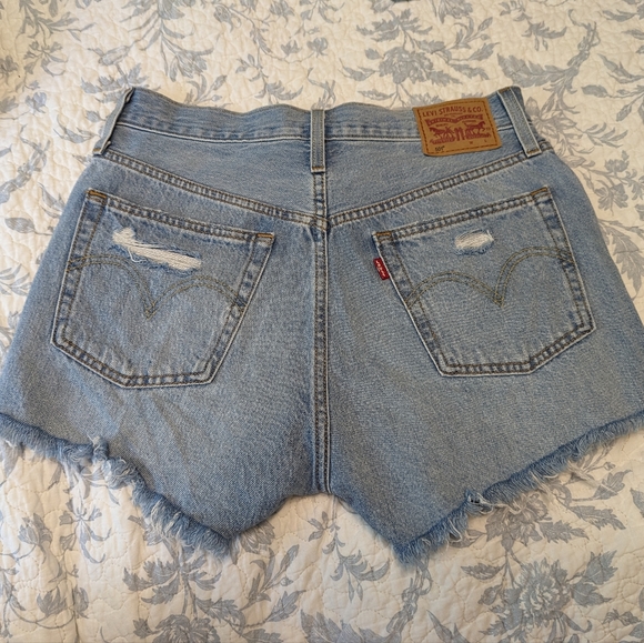 Levi's 501 Original High Rise Distressed Jean Shorts | Size 27 - Picture 3 of 10